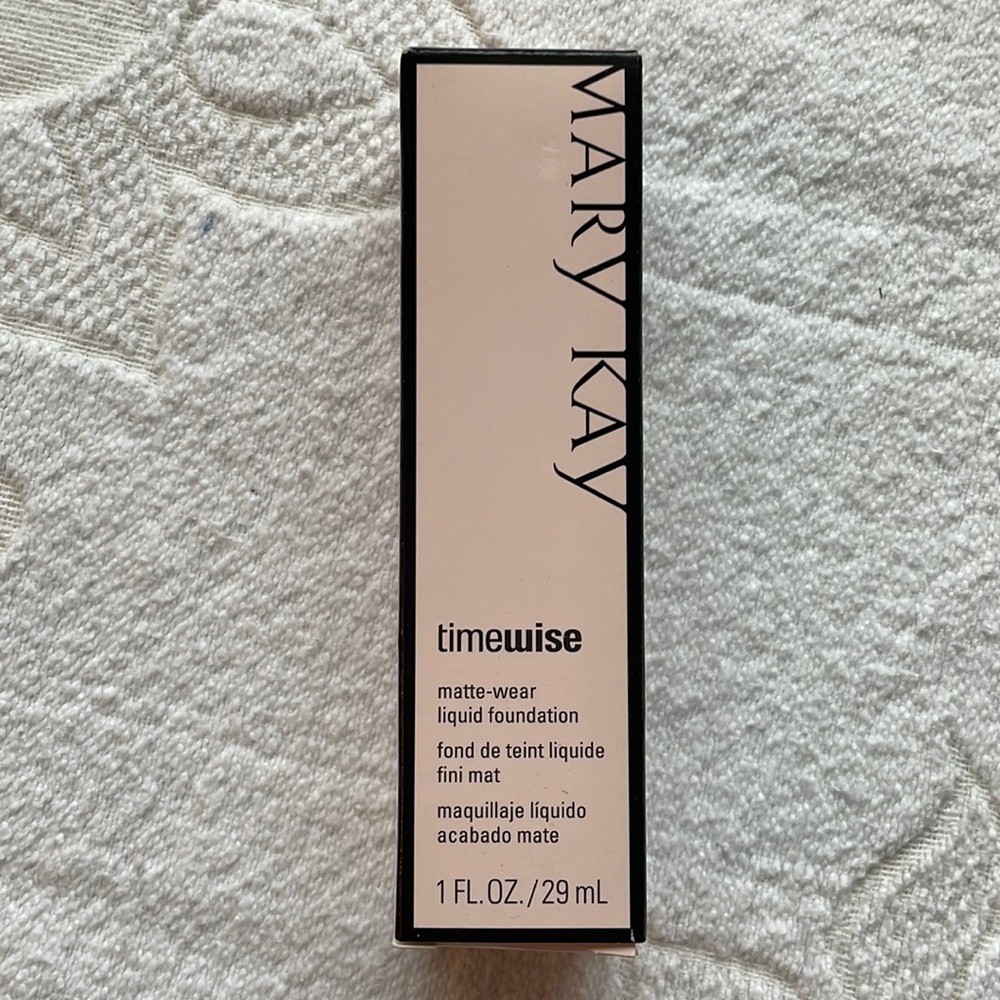 MARY KAY Timewise Matte-Wear Ivory 6 Foundation